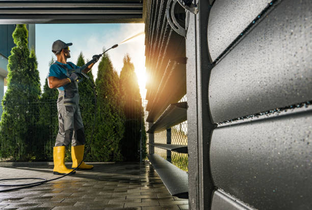 Best Roof Washing  in Geneva, OH